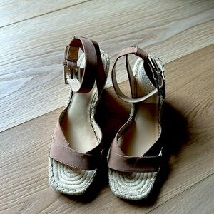 Vince Camuto wedge 7 1/2 M